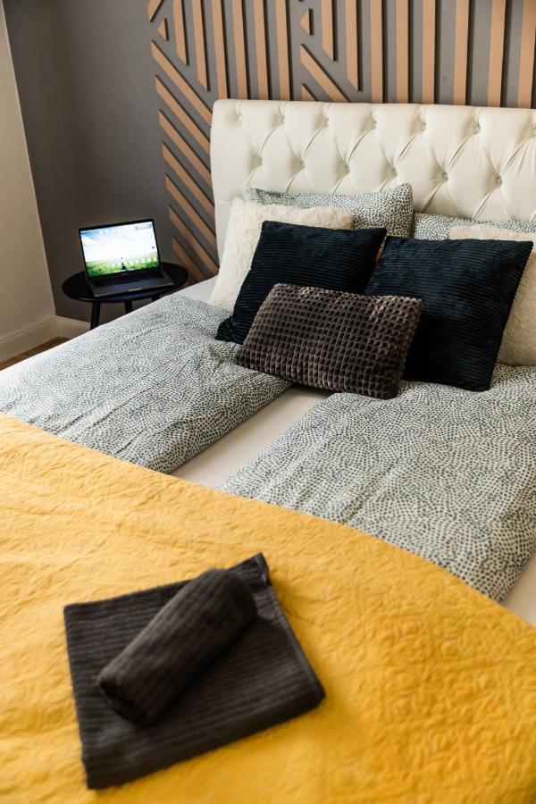 Deluxe Quentin Home Next To The Fashion Street Budapest Exterior foto